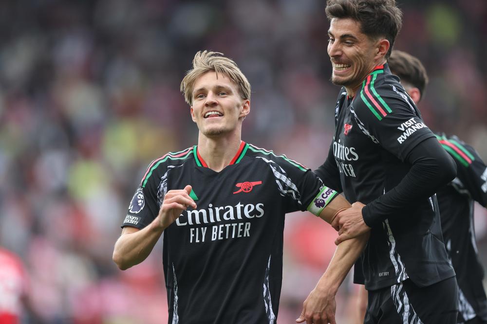 入樽扣篮把全场点燃